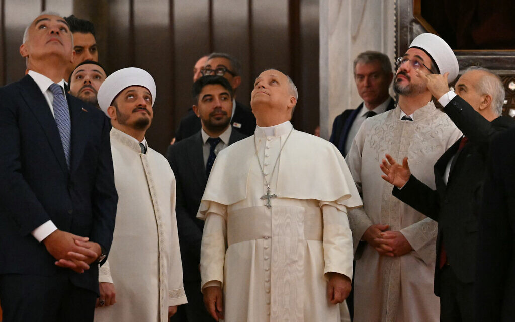 Pope Leo XIV visits the Sultan Ahmed Mosque (Blue Mosque), in Istanbul, Turkey, on November 29, 2025. (Andreas SOLARO / AFP) Pope Leo XIV visits the Sultan Ahmed Mosque (Blue Mosque), in Istanbul, Turkey, on November 29, 2025. (Andreas SOLARO / AFP)