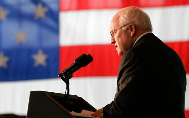 Vice President Dick Cheney delivers his speech to troops at Fairchild Air Force base  in Spokane, Washington, April 17, 2006. (AP Photo/Dustin Snipes, file)