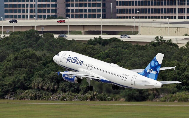 A JetBlue Airways Airbus A320-232 takes off from the Tampa International Airport in Tampa, Florida, May 15, 2014 (AP Photo/Chris O'Meara, File) A JetBlue Airways Airbus A320-232 takes off from the Tampa International Airport in Tampa, Florida, May 15, 2014 (AP Photo/Chris O'Meara, File)