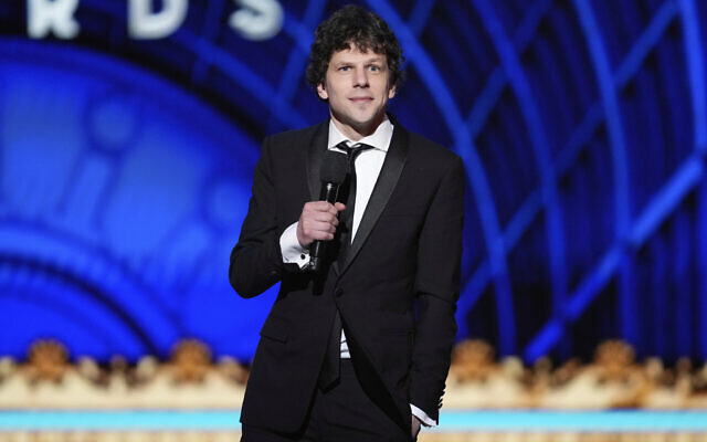 Jesse Eisenberg introduces a performance from "Floyd Collins" during the 78th Tony Awards on Sunday, June 8, 2025, at Radio City Music Hall in New York. (Photo by Charles Sykes/Invision/AP) Jesse Eisenberg introduces a performance from "Floyd Collins" during the 78th Tony Awards on Sunday, June 8, 2025, at Radio City Music Hall in New York. (Photo by Charles Sykes/Invision/AP)