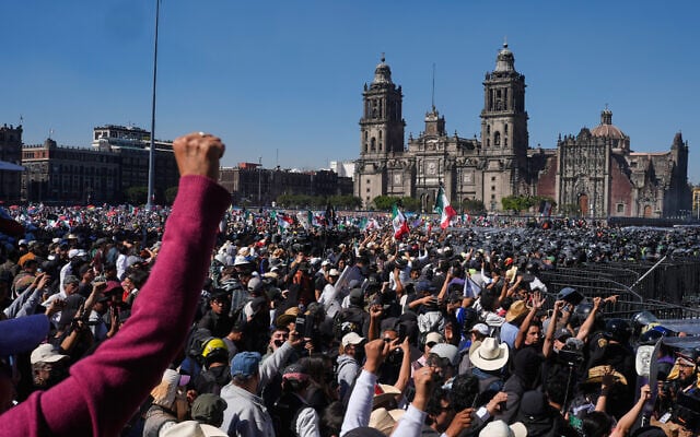 Protesters take part in a youth anti-government march in Mexico City, November 15, 2025. (AP Photo/Marco Ugarte) Protesters take part in a youth anti-government march in Mexico City, November 15, 2025. (AP Photo/Marco Ugarte)