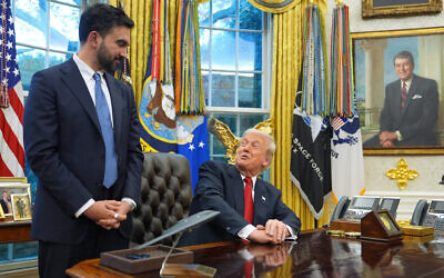 President Donald Trump hosts New York City Mayor-elect Zohran Mamdani in the Oval Office of the White House, in Washington, Friday, Nov. 21, 2025. (AP Photo/Evan Vucci)