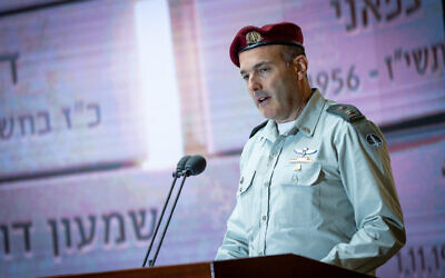 Shai Abramson attends a memorial ceremony for the 1956 Suez (Kadesh) military operation, at Mount Herzl cemetery in Jerusalem, November 28, 2024. (Oren Ben Hakoon/Flash90)