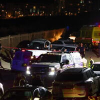 Rescue and police forces search for ex-military advocate general Maj. Gen. Yifat Tomer-Yerushalmi at Hof Hatzuk Beach in Tel Aviv, November 2, 2025. (Tal Gal/ Flash90)