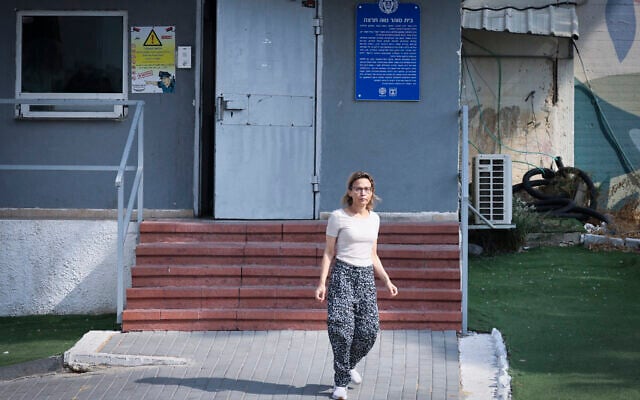 Hol külotlarda mushuk Maxachqaladan Dogistonlik jinsiy aloqa qizlari