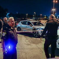 Israeli security forces at the scene of a shooting in which one man was killed, in Tel Aviv, November 8, 2025. (Yehoshua Yosef/Flash90)