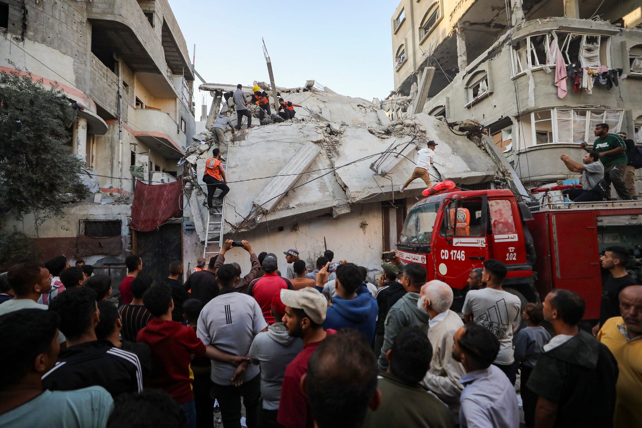 Israel says IDF strikes kill 5 Hamas officials as terror group issues threat to end truce