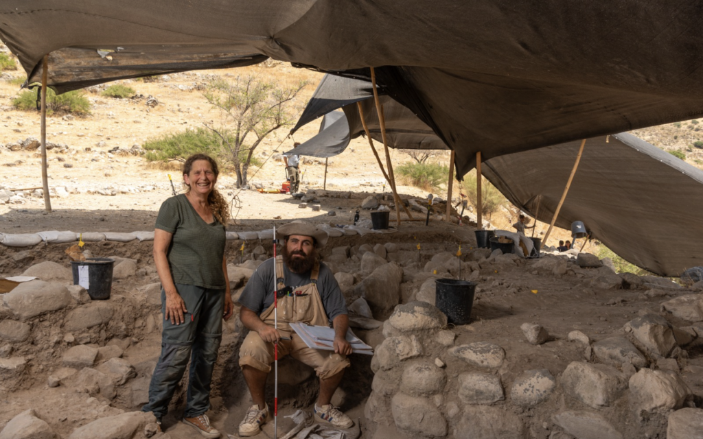 Prof. Leore Grosman and Dr. Laurent Davin from the Hebrew University at Nahal Ein Gev II excavation near the Sea of Galilee in an undated picture. (Daniel Rolider/Hebrew University of Jerusalem)