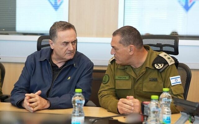 Defense Minister Israel Katz (left) and IDF Chief of Staff Eyal Zamir, June 2025. (Ariel Harmoni / Defense Ministry)