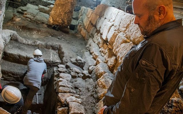 A 2,000-year-old ritual bath is unearthed beneath the Western Wall Plaza in a discovery announced on December 29, 2025. (Emil Aladjem/Israel Antiquities Authority) A 2,000-year-old ritual bath is unearthed beneath the Western Wall Plaza in a discovery announced on December 29, 2025. (Emil Aladjem/Israel Antiquities Authority)
