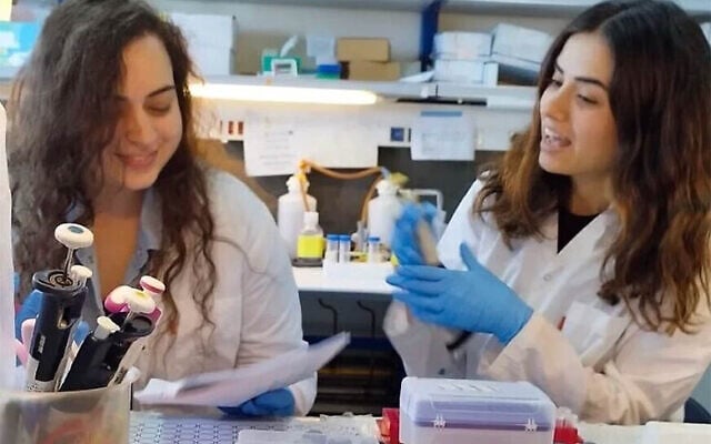 Laris Achlaug (left) and Lama Awwad, PhD students, work in a lab at the Technion-Israel Institute of Technology. (Courtesy/Nitzan Zohar)