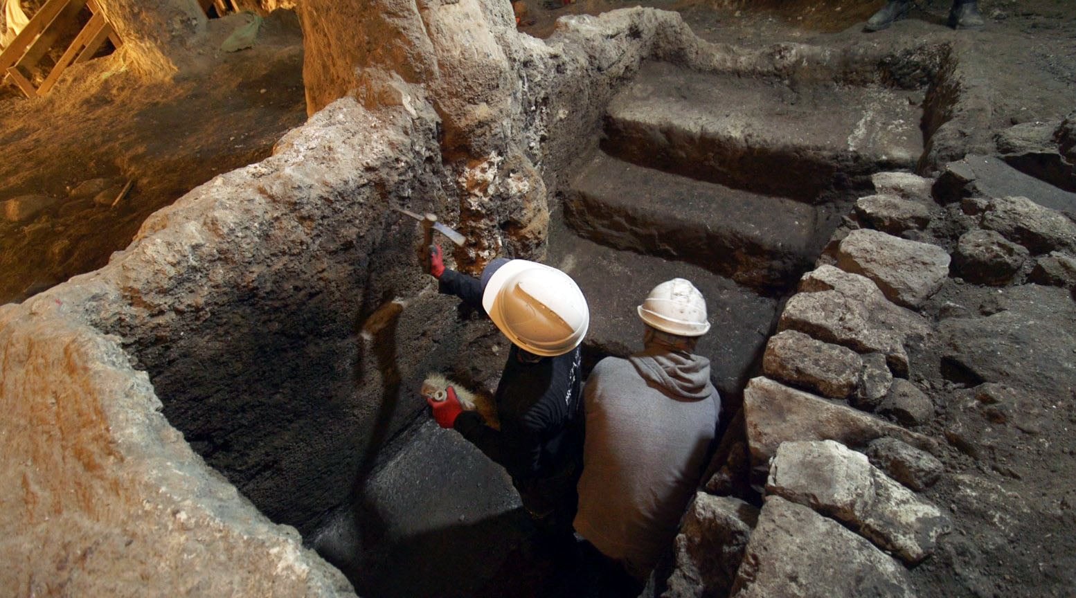 Fire-blackened 2,000-year-old mikveh is a portal into 70 CE Roman conquest of Jerusalem