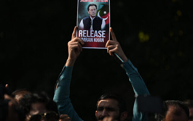 Pakistan Tehreek-e-Insaf (PTI) party supporters protest to demand release of their jailed leader and Pakistan's former Prime Minister Imran Khan, in Islamabad on December 2, 2025. (Aamir QURESHI / AFP) Pakistan Tehreek-e-Insaf (PTI) party supporters protest to demand release of their jailed leader and Pakistan's former Prime Minister Imran Khan, in Islamabad on December 2, 2025. (Aamir QURESHI / AFP)