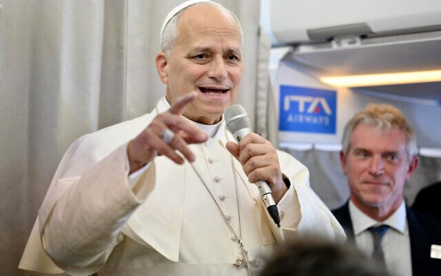 Pope Leo XIV speaks to journalists aboard a flight to Rome at the end of his trip to Turkey and Lebanon, on December 2, 2025. (Alessandro DI MEO / POOL / AFP) Pope Leo XIV speaks to journalists aboard a flight to Rome at the end of his trip to Turkey and Lebanon, on December 2, 2025. (Alessandro DI MEO / POOL / AFP)