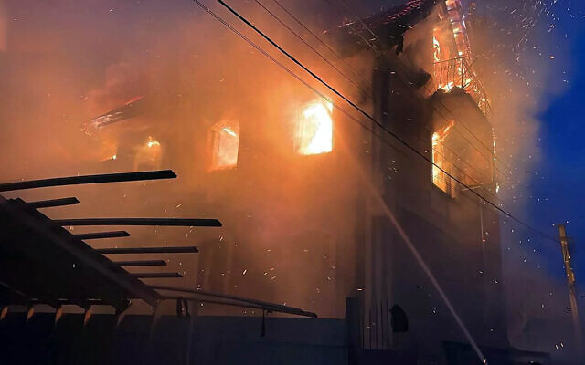 This handout photograph taken and released by the Ukrainian Emergency Service on December 27, 2025, shows a building damaged during a Russian drone and missile attack in Kyiv. (Handout / UKRAINIAN EMERGENCY SERVICE / AFP) This handout photograph taken and released by the Ukrainian Emergency Service on December 27, 2025, shows a building damaged during a Russian drone and missile attack in Kyiv. (Handout / UKRAINIAN EMERGENCY SERVICE / AFP)