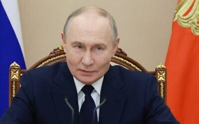 Russia's President Vladimir Putin chairs a meeting on situation in the zone of the 'special military operation,' the Kremlin's term for the nearly four-year-long Ukraine offensive, in Moscow on December 29, 2025. (Mikhail METZEL / POOL / AFP) Russia's President Vladimir Putin chairs a meeting on situation in the zone of the 'special military operation,' the Kremlin's term for the nearly four-year-long Ukraine offensive, in Moscow on December 29, 2025. (Mikhail METZEL / POOL / AFP)