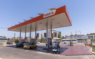 An illustrative photo of a gas station in the southern city of Sderot, July 28, 2025. (Yossi Aloni/Flash90)