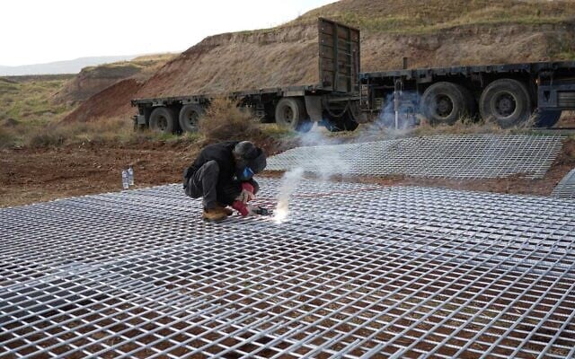 Work on the upgraded security barrier along the Israel-Jordan border, in an undated photo. (Defense Ministry)