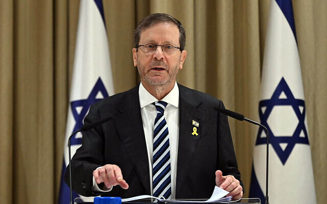 President Isaac Herzog speaks at a Bible studies event at his residence in Jerusalem on December 30, 2025. (Haim Zach/GPO)