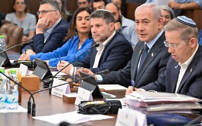 Members of the government discuss the 2026 budget, December 5, 2025. (Kobi Gideon/GPO)