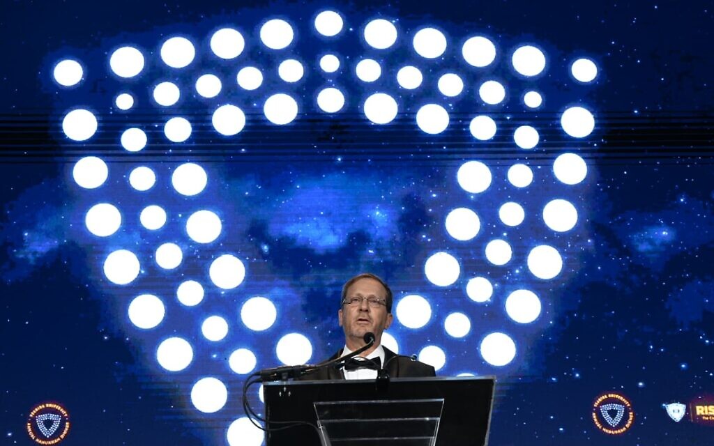 President Isaac Herzog speaks at Yeshiva University in New York on December 7, 2025 (Haim Zach / GPO)