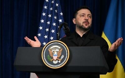 Ukranian President Volodymyr Zelensky speaks during a press conference with US President Donald Trump following talks at Trump's Mar-a-Lago residence in Palm Beach, Florida, on December 28, 2025. (Jim WATSON / AFP) Ukranian President Volodymyr Zelensky speaks during a press conference with US President Donald Trump following talks at Trump's Mar-a-Lago residence in Palm Beach, Florida, on December 28, 2025. (Jim WATSON / AFP)