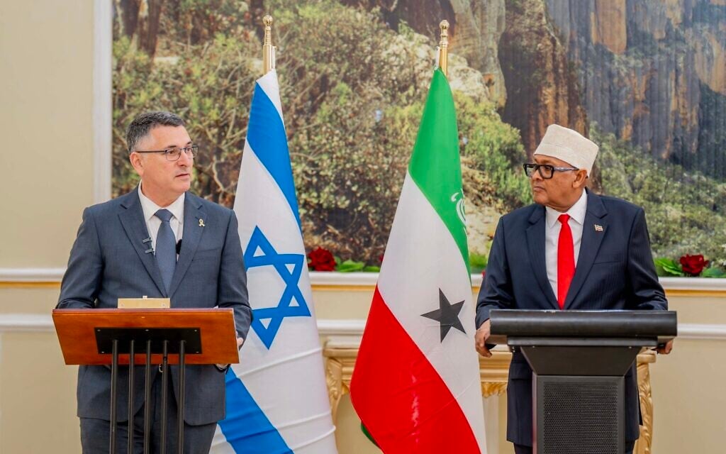 Foreign Minister Gideon Sa'ar, left, speaks alongside Somaliland's President Abdirahman Abdullahi Mohamed during a press conference at the Presidential Palace in Hargeisa, the capital of the breakaway East African region, on January 6, 2026. (Somaliland Presidential Office via AFP) Foreign Minister Gideon Sa'ar, left, speaks alongside Somaliland's President Abdirahman Abdullahi Mohamed during a press conference at the Presidential Palace in Hargeisa, the capital of the breakaway East African region, on January 6, 2026. (Somaliland Presidential Office via AFP)