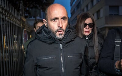 Owners of "Le Constellation" bar Jacques Moretti (L) and Jessica Moretti arrive for a hearing at the Office of the public prosecutor of the Canton of Valais in Sion on January 9, 2026 (Fabrice COFFRINI / AFP)