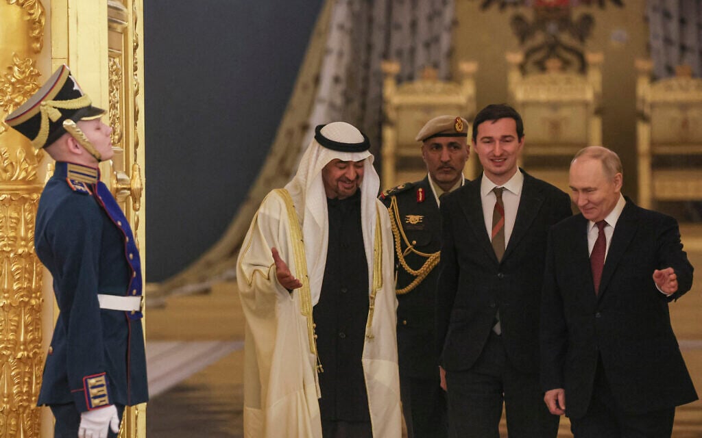 Russian President Vladimir Putin welcomes UAE President Sheikh Mohamed bin Zayed al-Nahyan during their meeting at the Kremlin in Moscow on January 29, 2026. (MAXIM SHIPENKOV / POOL / AFP)