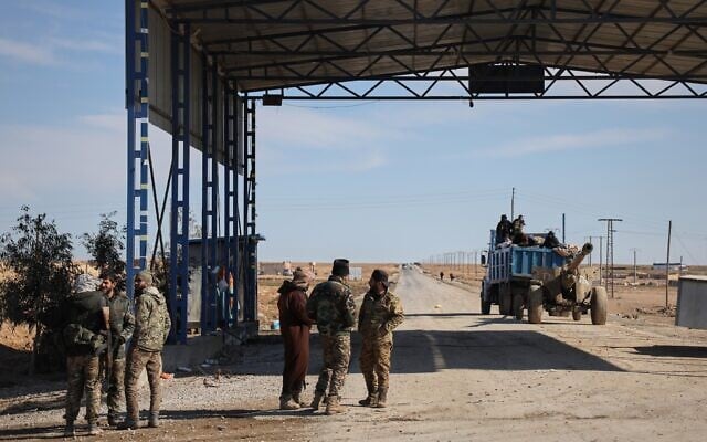 Syrian government troops are seen at an abandoned checkpoint between government-controlled Raqqa and Hassakeh, controlled by the Syrian Democratic Forces (SDF), in northeastern Syria, January 20, 2026. (AP Photo/Omar Albam) Syrian government troops are seen at an abandoned checkpoint between government-controlled Raqqa and Hassakeh, controlled by the Syrian Democratic Forces (SDF), in northeastern Syria, January 20, 2026. (AP Photo/Omar Albam)