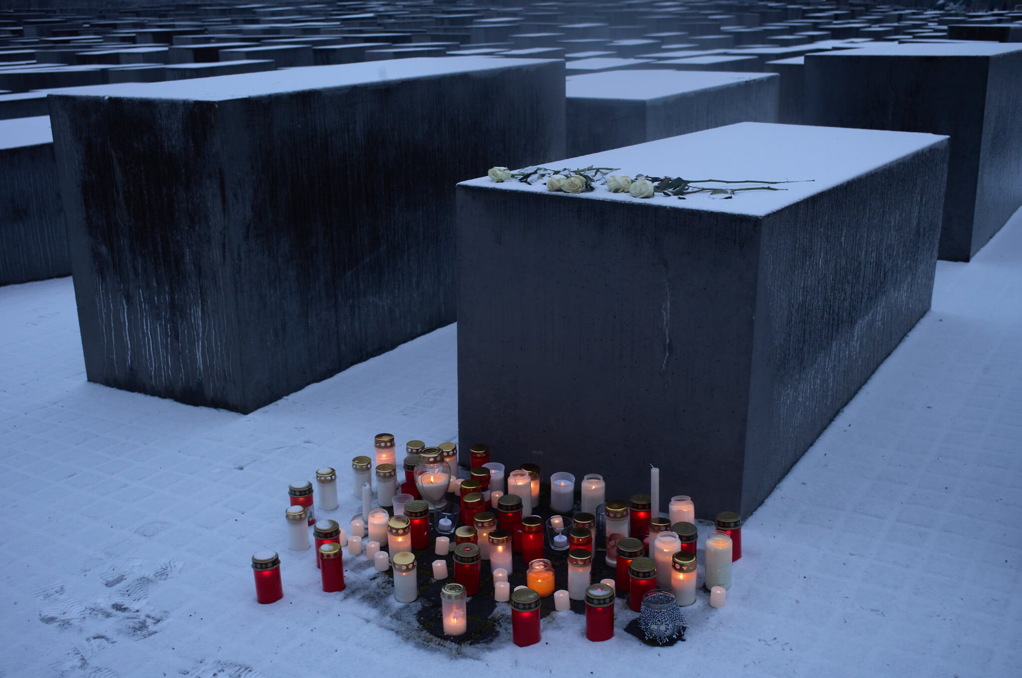 Ceremonies held to worldwide to commemorate International Holocaust Remembrance Day