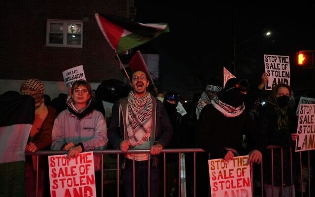 Anti-Zionist protesters in New York City, January 8, 2026. (Luke Tress/The Times of Israel)