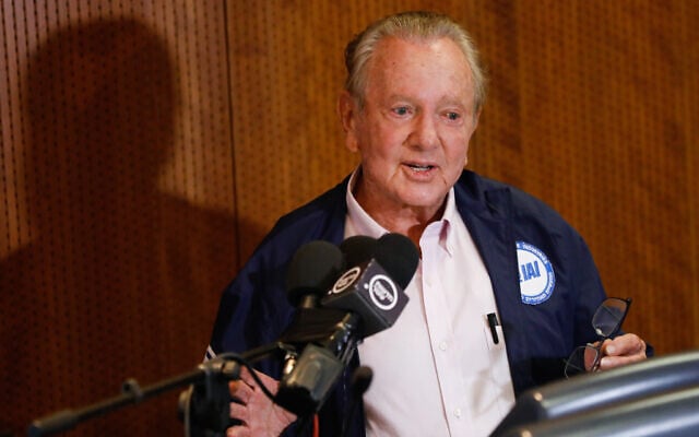 Morris Kahn, the South Africa-born Israeli billionaire entrepreneur, speaks during a press conference at the Israel Aerospace facility in Yehud on July 10, 2018. (Flash90) Morris Kahn, the South Africa-born Israeli billionaire entrepreneur, speaks during a press conference at the Israel Aerospace facility in Yehud on July 10, 2018. (Flash90)