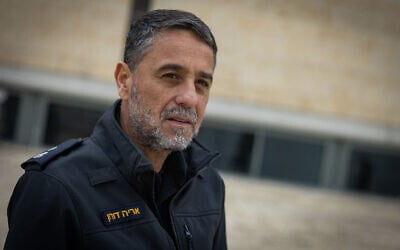 Israel Police spokesman Aryeh Doron visits the Western Wall in Jerusalem's Old City, March 7, 2025. (Chaim Goldberg/Flash90)