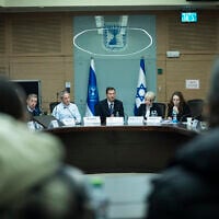 MK Boaz Bismuth chairs a meeting of the Knesset Foreign Affairs and Defense Committee, January 15, 2026. (Chaim Goldberg/Flash90)