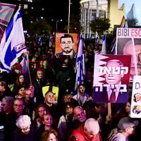 People attend a protest against Prime Minister Benjamin Netanyahu and his government at Habima Square in Tel Aviv, on January 17, 2026. (Avshalom Sassoni/Flash90)