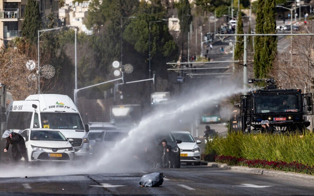 High Court nixes autopsies of babies found dead at daycare as Haredim riot in protest
