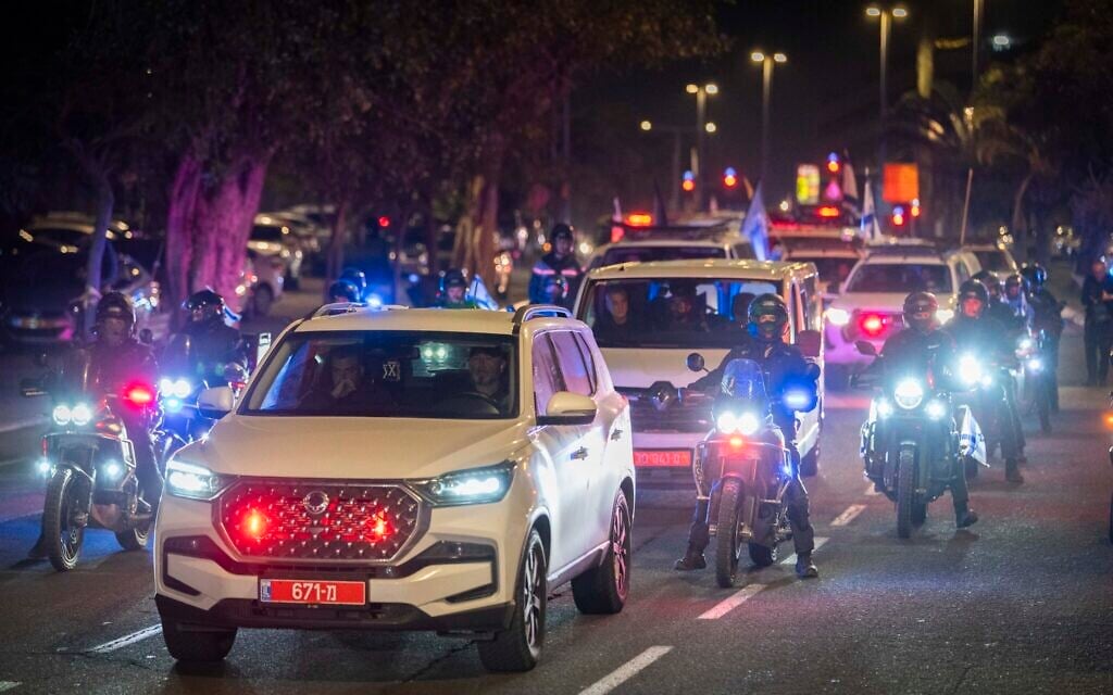 Israeli security forces pay their respects as a convoy carrying the body of a slain hostage Ran Gvili arrives at the Abu Kabir Forensic Institute in Tel Aviv, January 26, 2026. (Erik Marmor/Flash90) Israeli security forces pay their respects as a convoy carrying the body of a slain hostage Ran Gvili arrives at the Abu Kabir Forensic Institute in Tel Aviv, January 26, 2026. (Erik Marmor/Flash90)