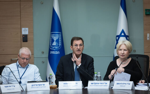 Likud MK Boaz Bismuth (center) leads a Foreign Affairs and Defense Committee meeting at the Knesset in Jerusalem, January 27, 2026. (Yonatan Sindel/Flash90)