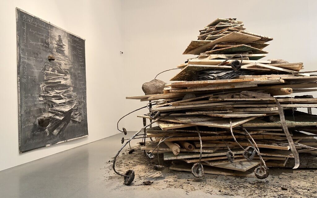 Israel Museum celebrates 60 with towering art, color-drenched canvases and historical prints