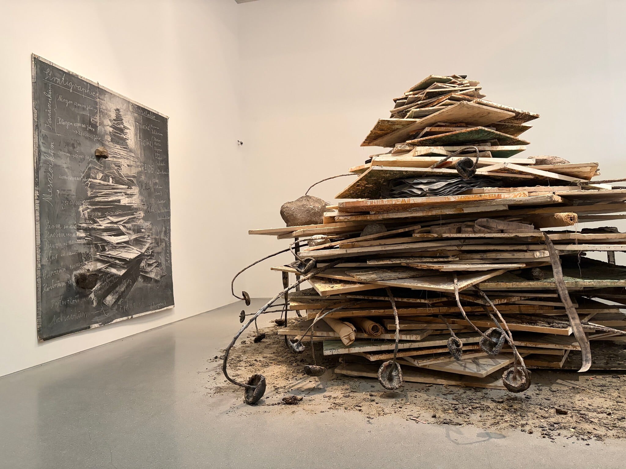 Israel Museum celebrates 60 with towering art, color-drenched canvases and historical prints