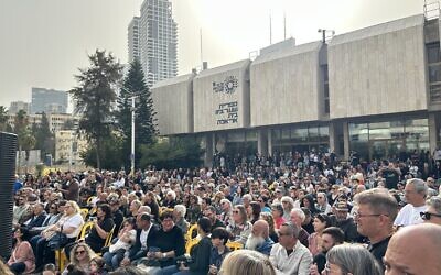 Attendees at the Kabbalat Shabbat service at Tel Aviv's Hostages Square on January 30, 2026. (Ben Sales/The Times of Israel)