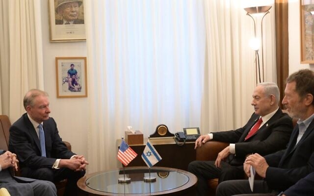 Prime Minister Benjamin Netanyahu (right) meets with US Securities and Exchange Commission (SEC) chairman Paul Atkins in Jerusalem, January 18, 2026. (Amos Ben Gershom/GPO)