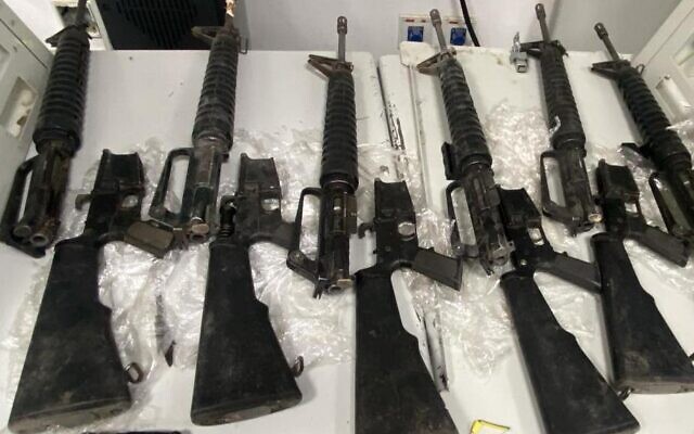 M-16 weapons seized by IDF troops after a smuggling attempt on the Egyptian border, January 16, 2026. (Israel Defense Forces)