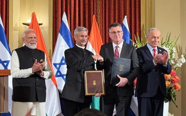 Indian and Israeli officials sign memoranda of understanding at a press conference in Jerusalem, February 26, 2026. (Shlomi Amselam/GPO) Indian and Israeli officials sign memoranda of understanding at a press conference in Jerusalem, February 26, 2026. (Shlomi Amselam/GPO)
