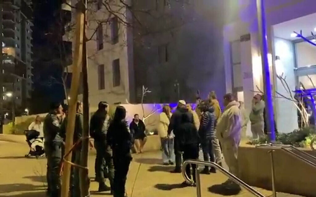 Screengrab of a video showing right-wing activists rally outside the Tel Aviv apartment of Channel 13 Arab Israeli anchor Lucy Aharish, February 25, 2026, (X) Screengrab of a video showing right-wing activists rally outside the Tel Aviv apartment of Channel 13 Arab Israeli anchor Lucy Aharish, February 25, 2026, (X)