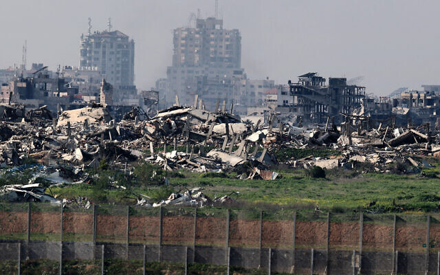 This picture taken from a position at Israel's border shows the Gaza Strip on February 5, 2026 (Jack GUEZ / AFP)