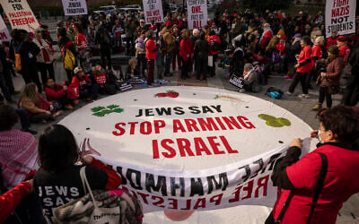 Protesters and members of the Jewish Voice for Peace gather in support of Columbia graduate student Mahmoud Khalil outside the Federal Plaza, April 14, 2025, in New York. (AP Photo/Yuki Iwamura) Protesters and members of the Jewish Voice for Peace gather in support of Columbia graduate student Mahmoud Khalil outside the Federal Plaza, April 14, 2025, in New York. (AP Photo/Yuki Iwamura)