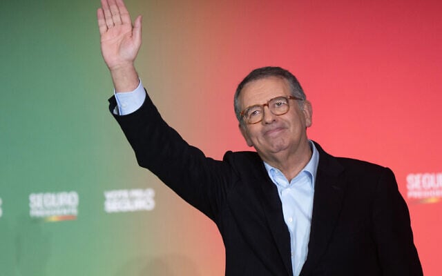 Presidential candidate Antonio Jose Seguro, of the center-left Socialist Party, waves to the crowd during a campaign rally ahead of the February 8 presidential election in Lisbon, February 5, 2026. (AP/Ana Brigida)
