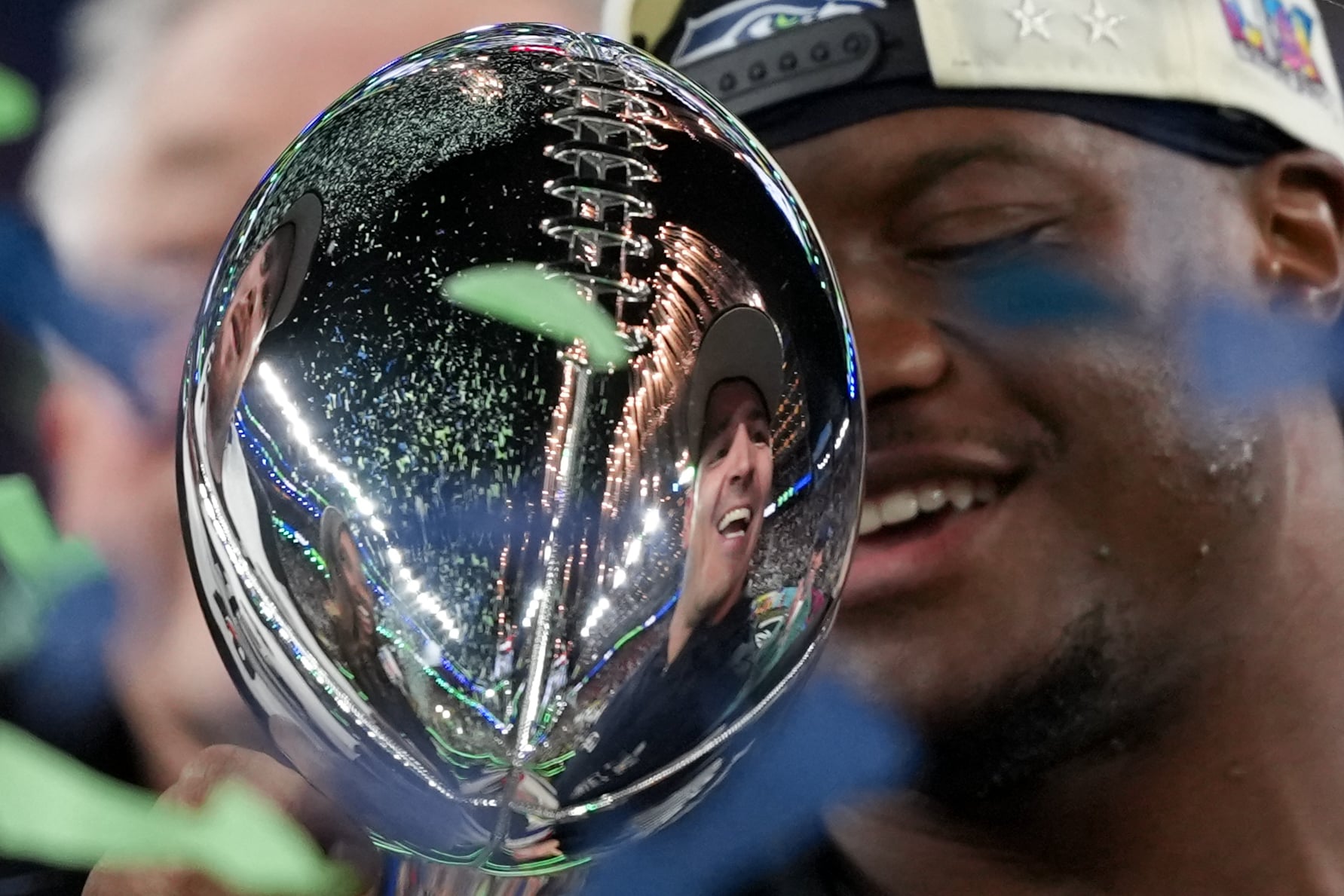 Seahawks ride ‘Dark Side’ defense to a Super Bowl title, pounding the Patriots 29-13